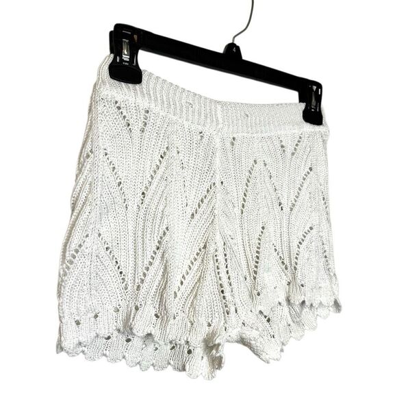 Charlotte Russe Pointelle Knit Elastic Waist Pull On Casual Shorts White Size XS - Picture 3 of 4